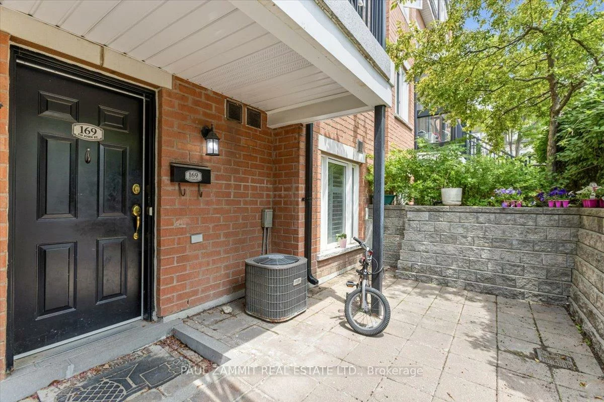310, John, Aileen-Willowbrook, Markham