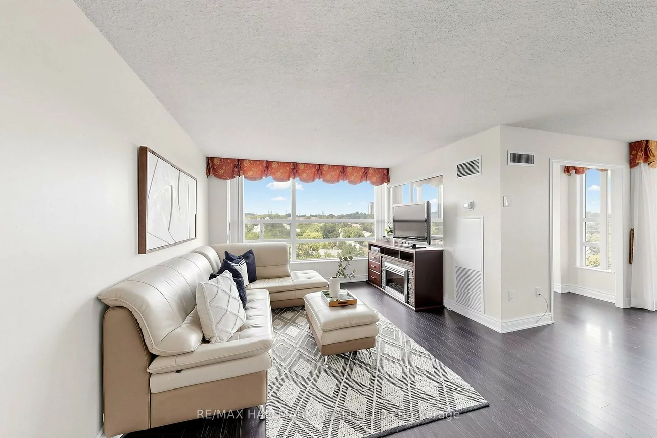 7905, Bayview, Aileen-Willowbrook, Markham