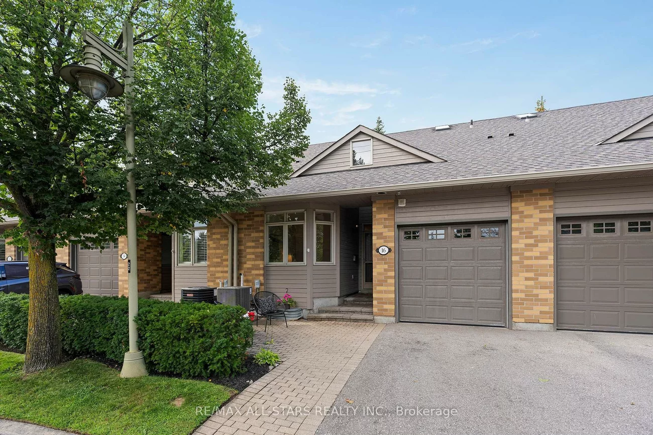 16, Kingfisher Cove, Greensborough, Markham