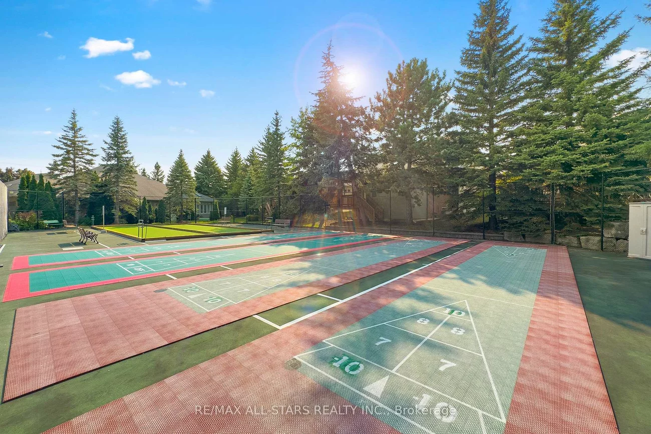 16, Kingfisher Cove, Greensborough, Markham