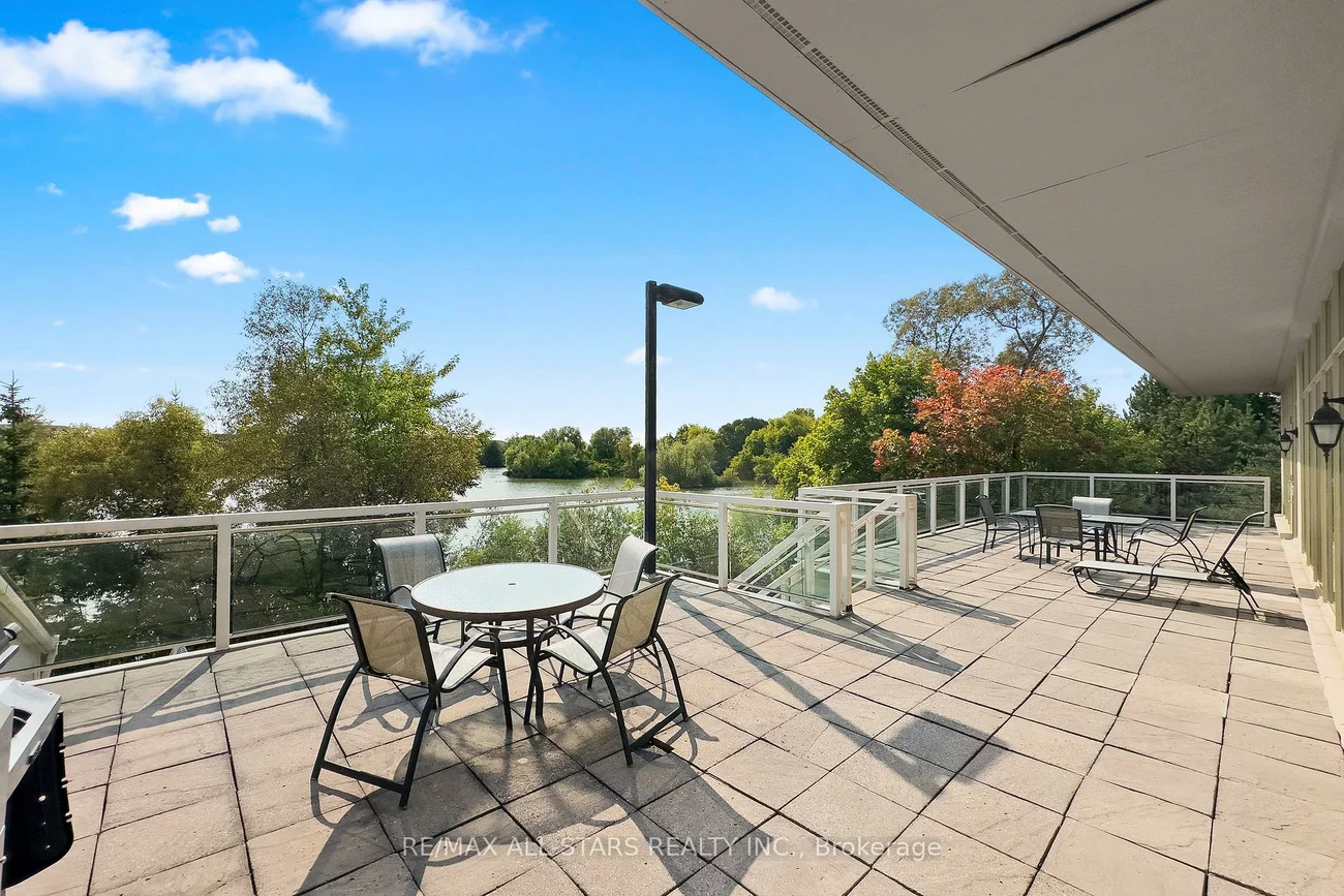 16, Kingfisher Cove, Greensborough, Markham