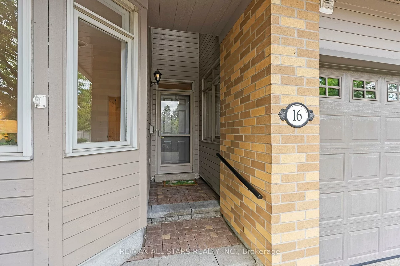 16, Kingfisher Cove, Greensborough, Markham