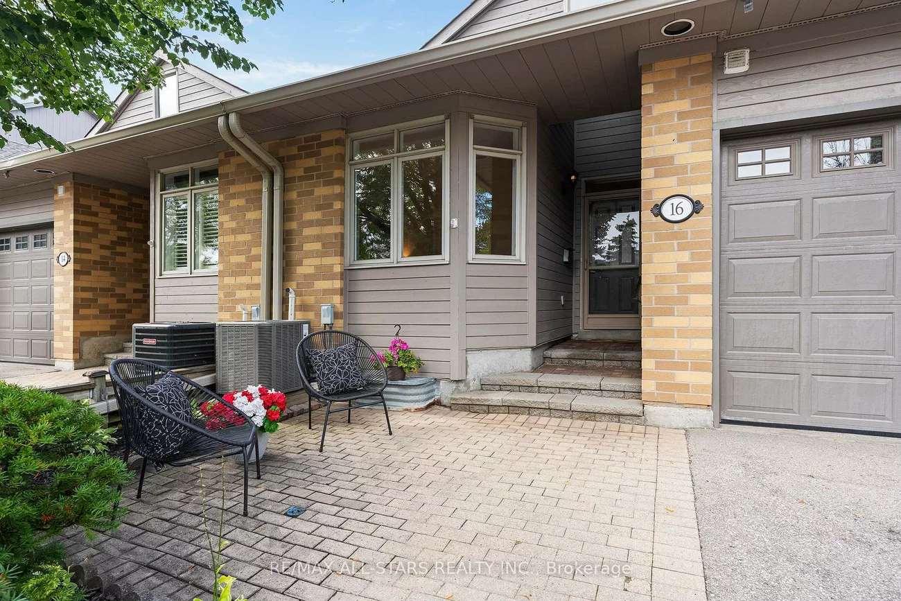 16, Kingfisher Cove, Greensborough, Markham