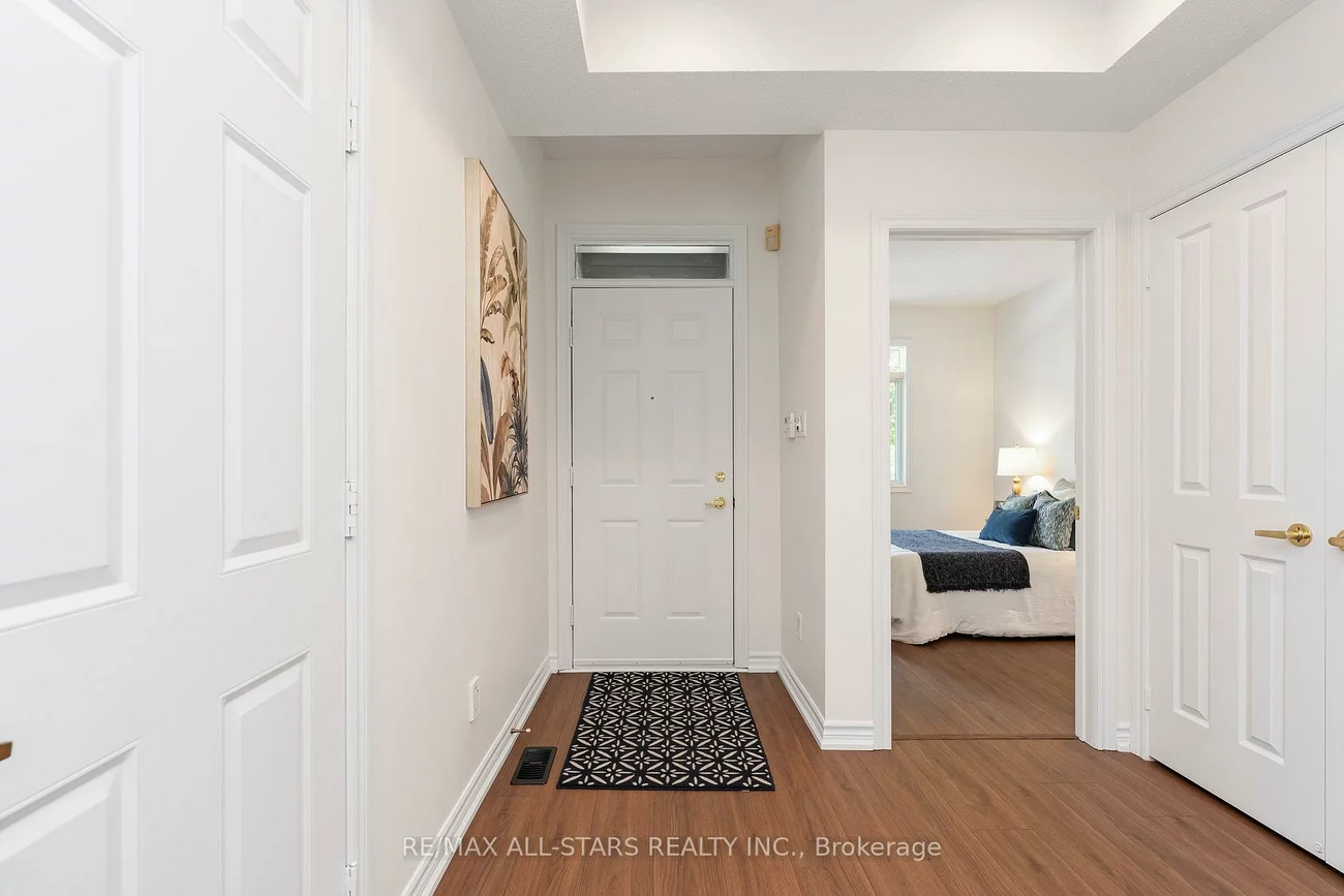 16, Kingfisher Cove, Greensborough, Markham