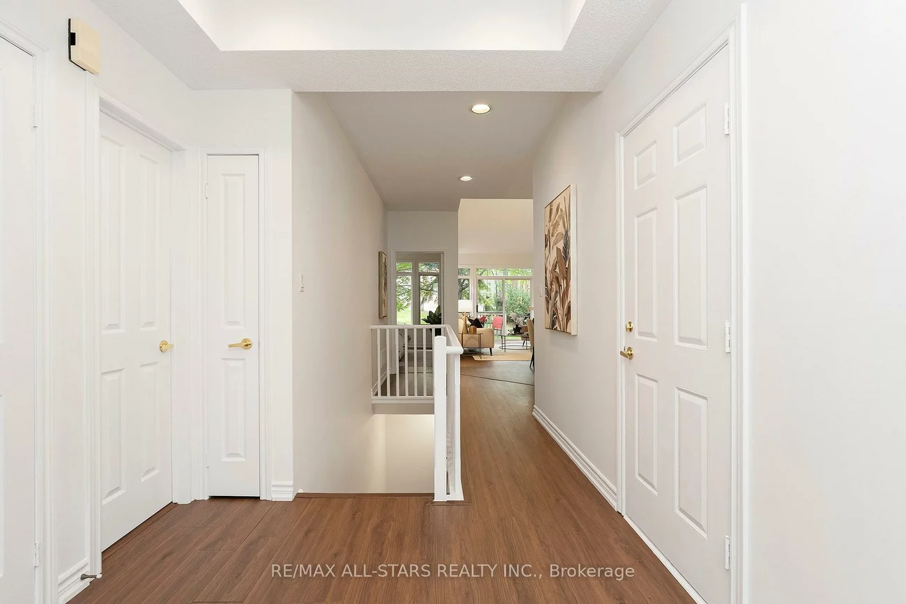 16, Kingfisher Cove, Greensborough, Markham