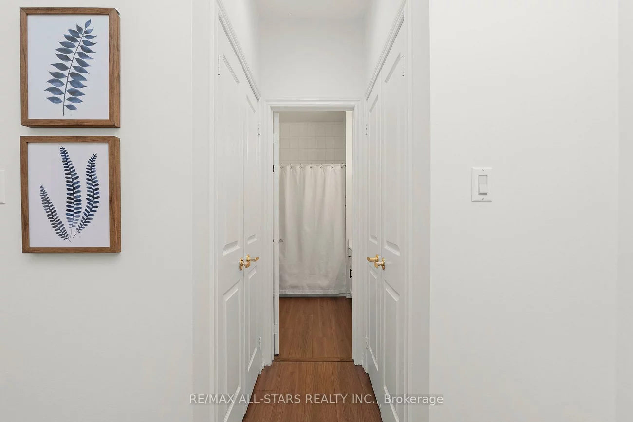 16, Kingfisher Cove, Greensborough, Markham