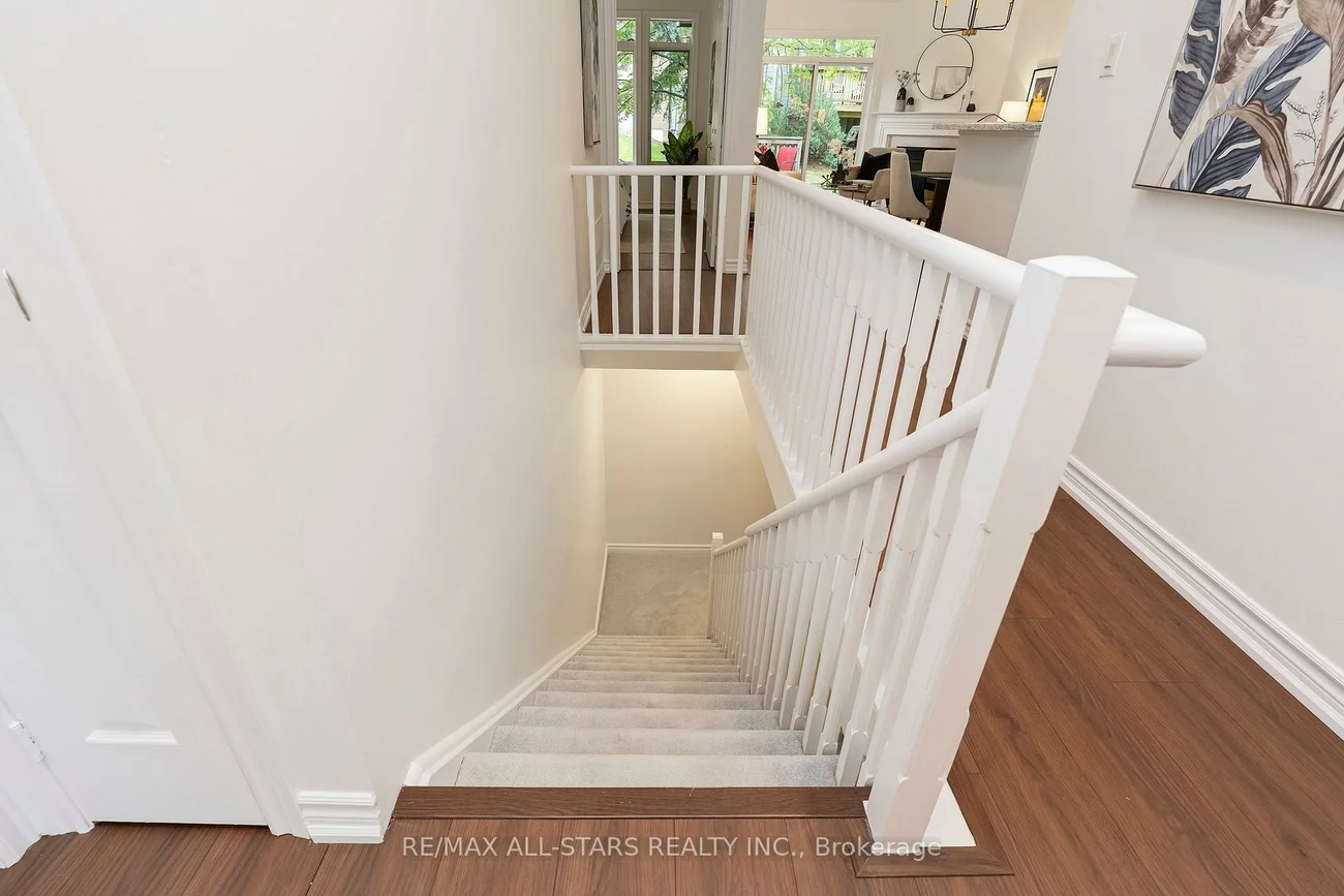 16, Kingfisher Cove, Greensborough, Markham