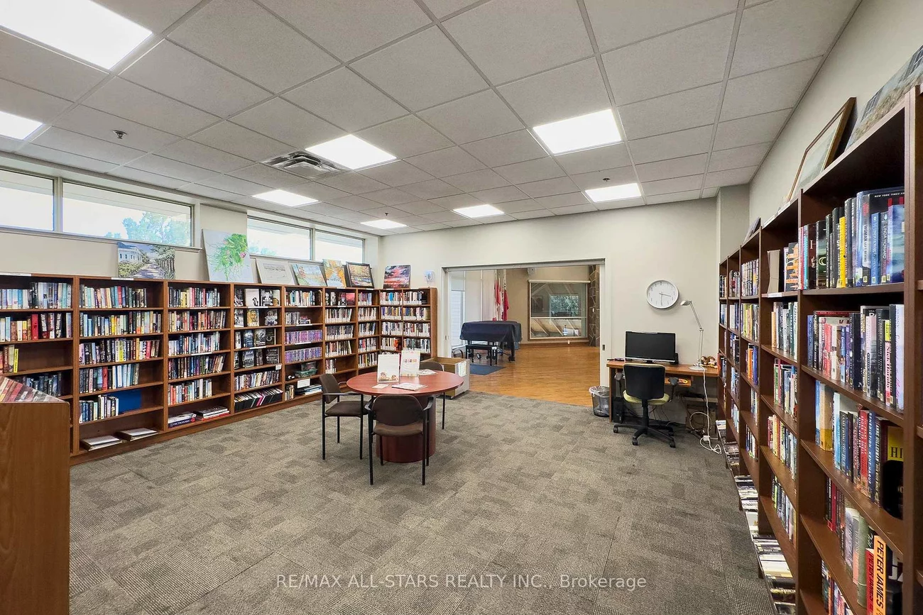 16, Kingfisher Cove, Greensborough, Markham