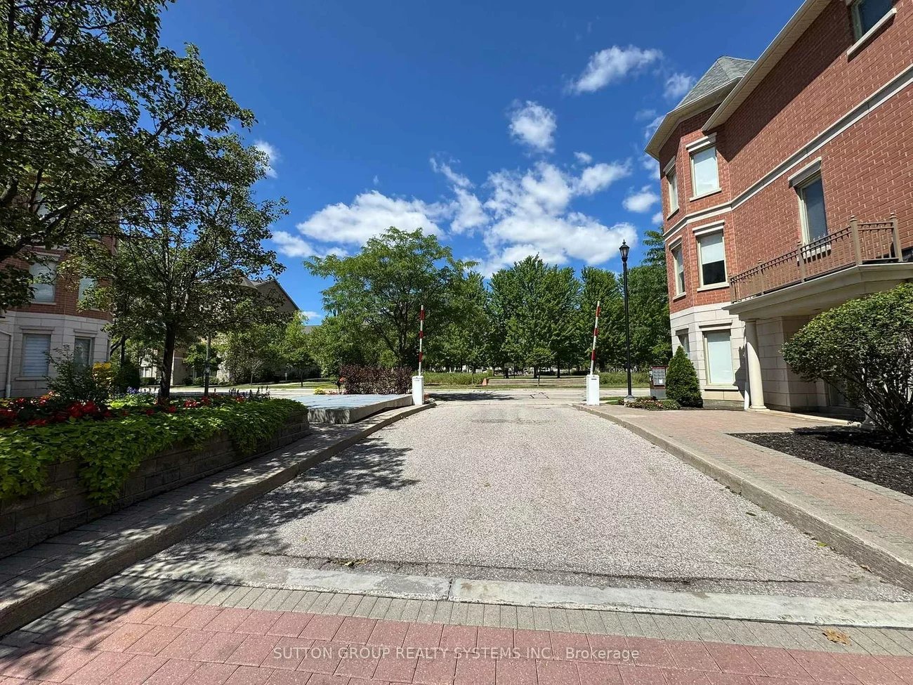 39, Galleria, Commerce Valley, Markham