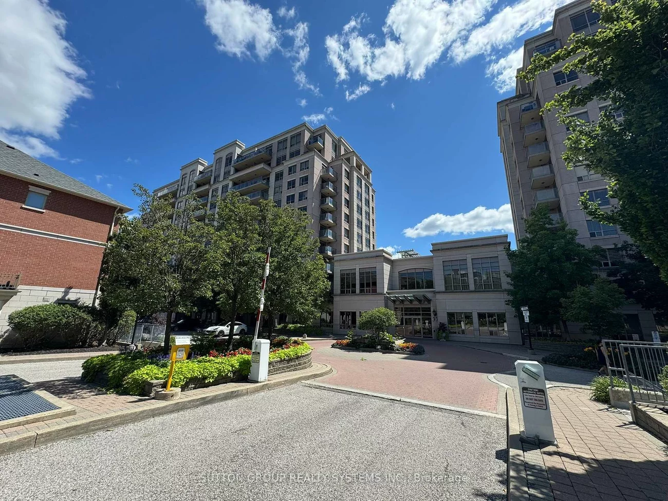 39, Galleria, Commerce Valley, Markham