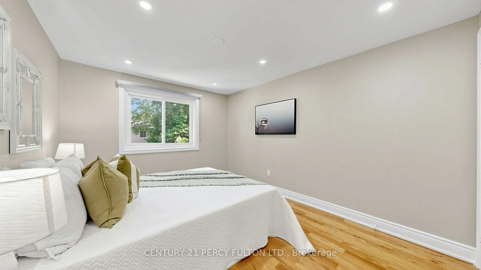 70, Knightsbridge, Markham Village, Markham