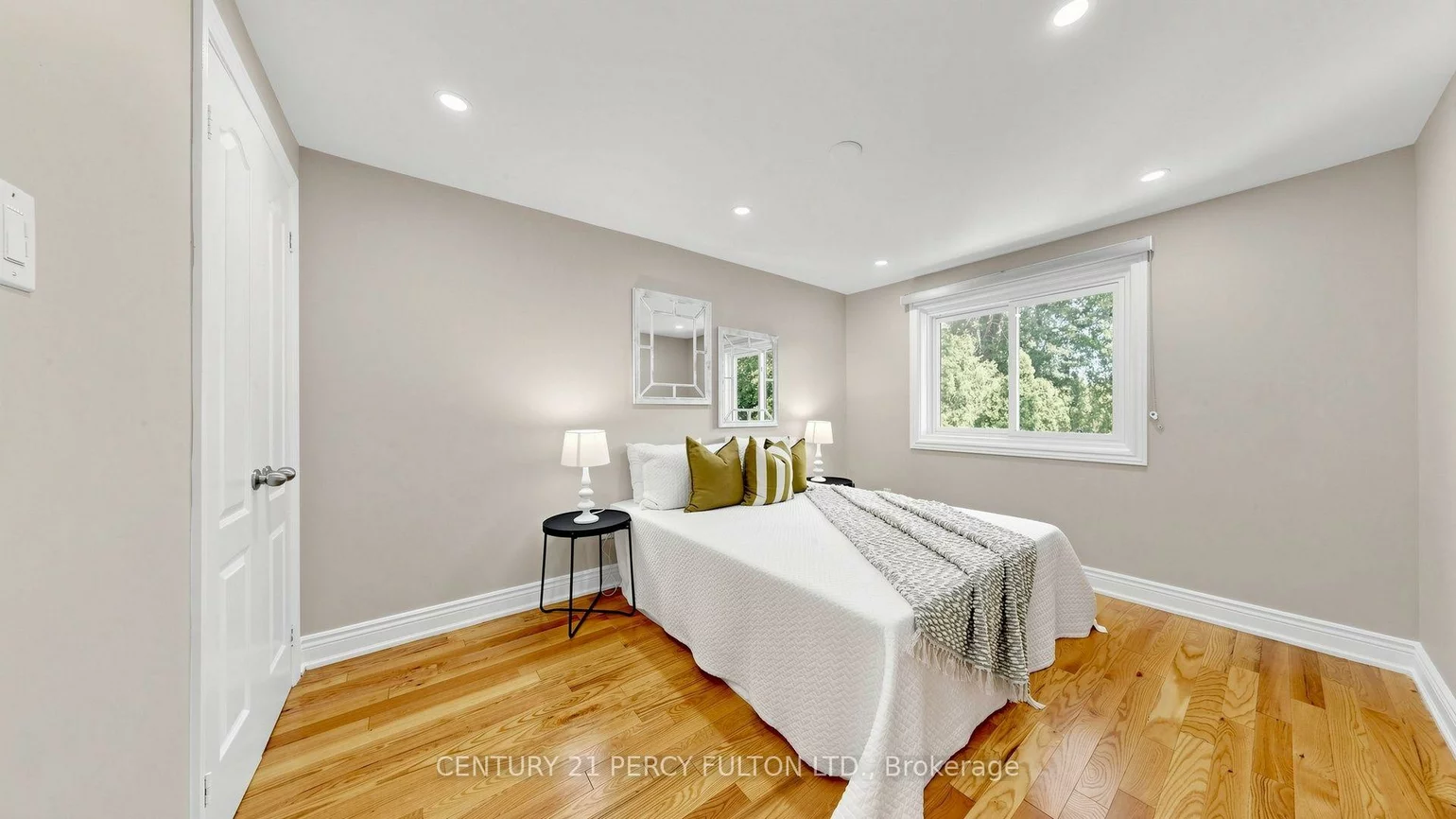 70, Knightsbridge, Markham Village, Markham