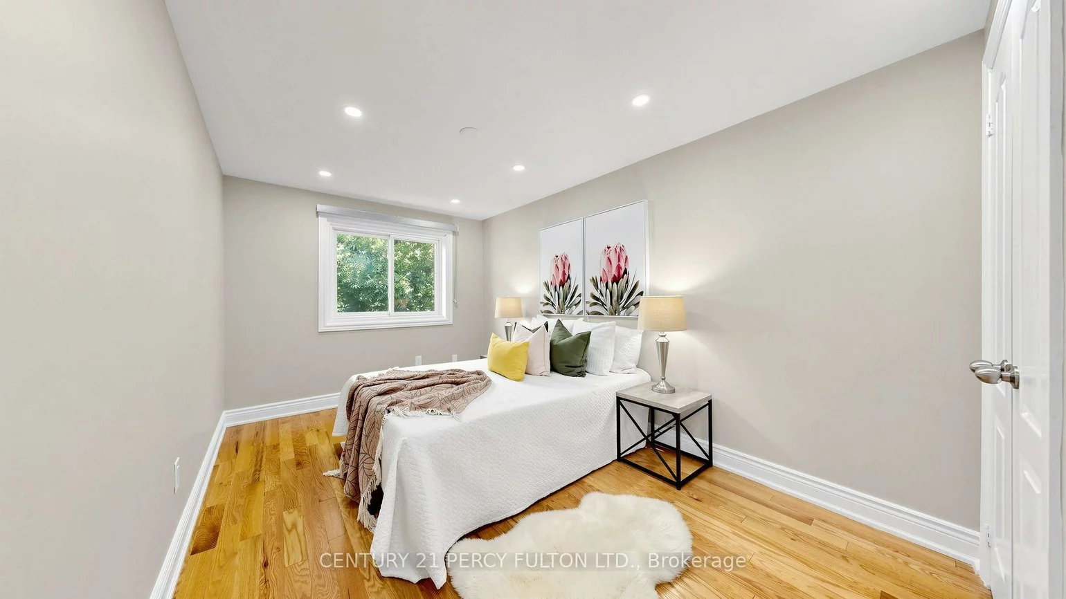 70, Knightsbridge, Markham Village, Markham