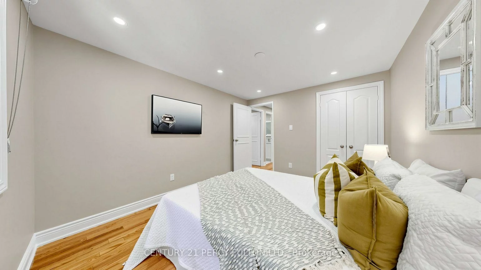 70, Knightsbridge, Markham Village, Markham
