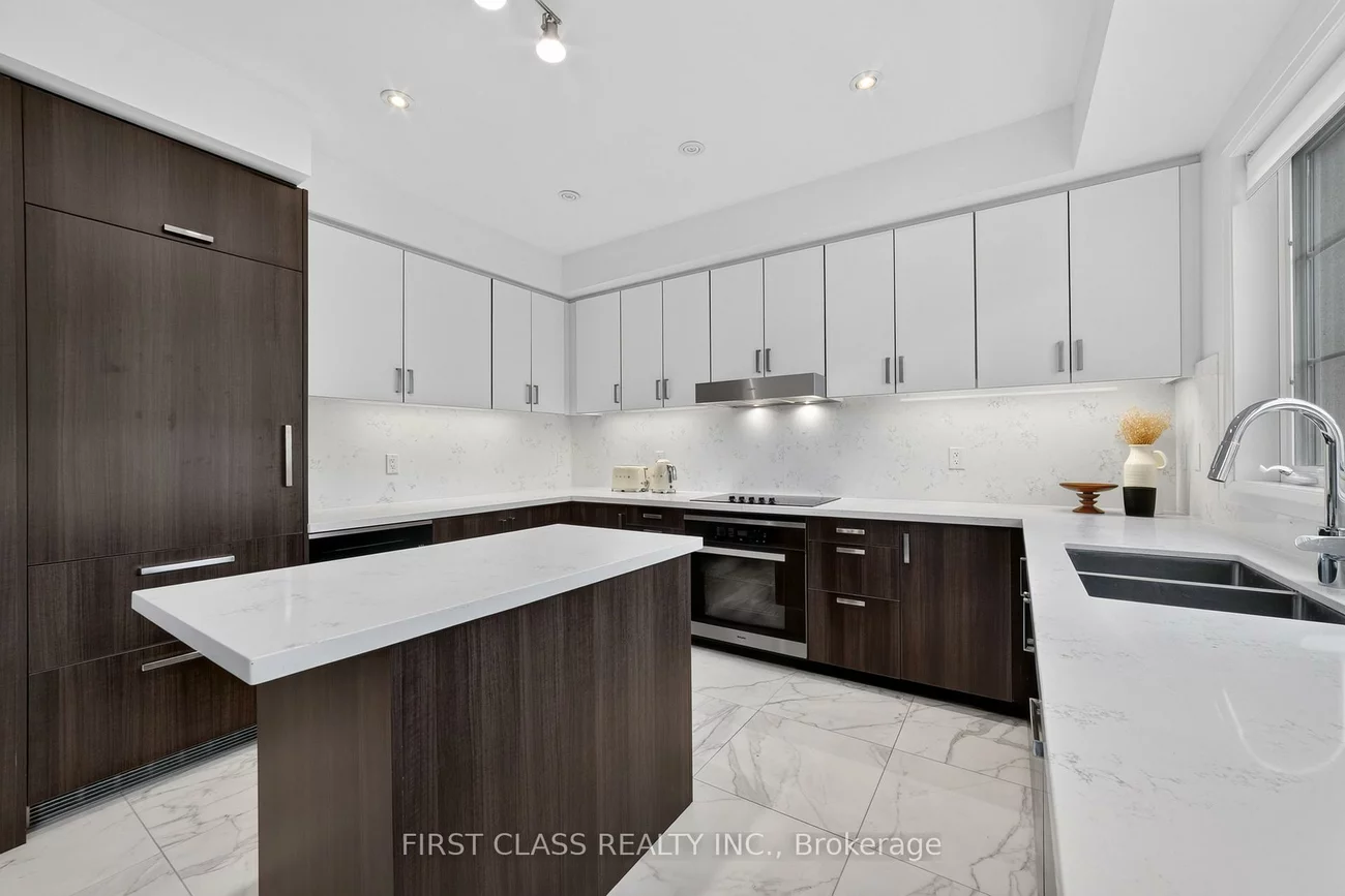 8, Mildred Temple, Unionville, Markham