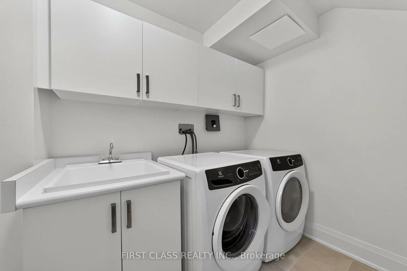 8, Mildred Temple, Unionville, Markham