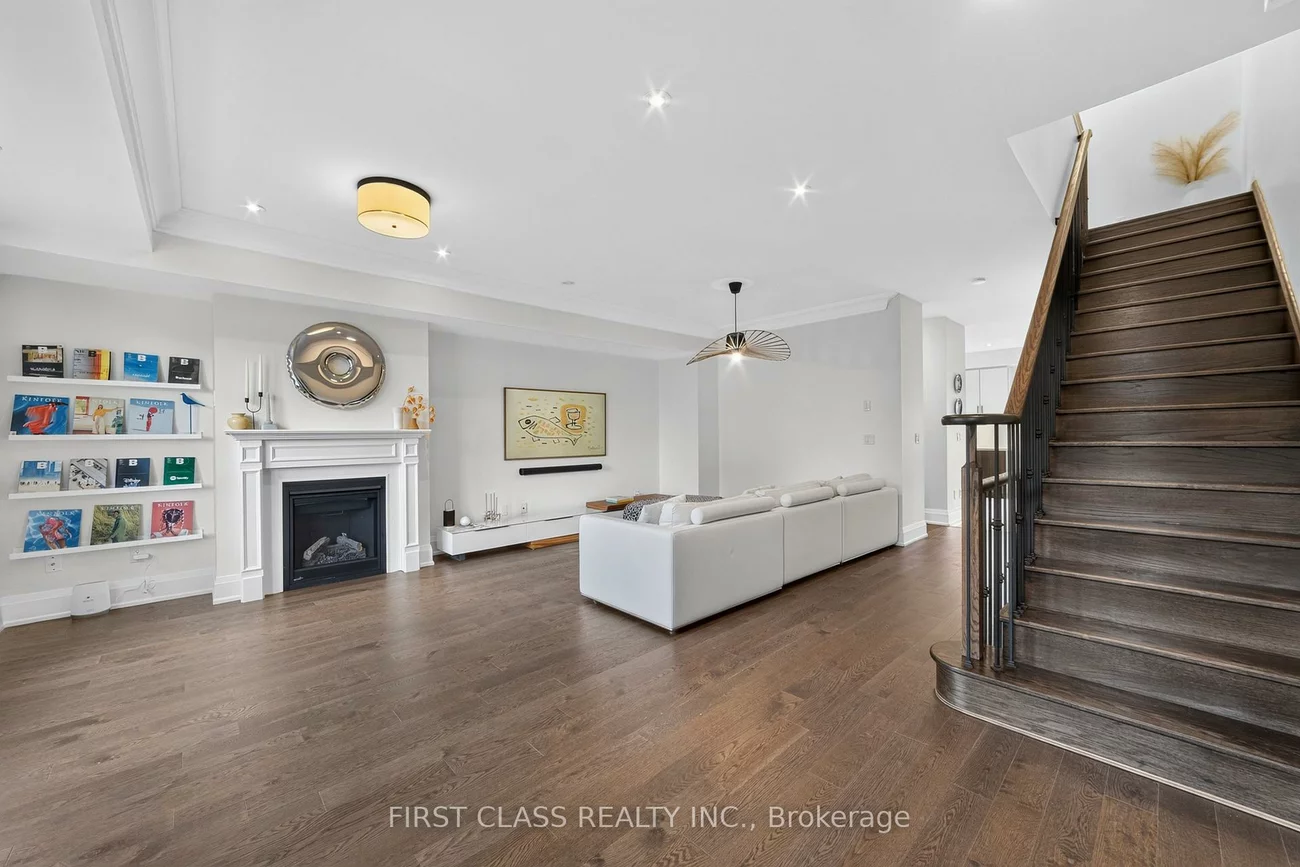 8, Mildred Temple, Unionville, Markham