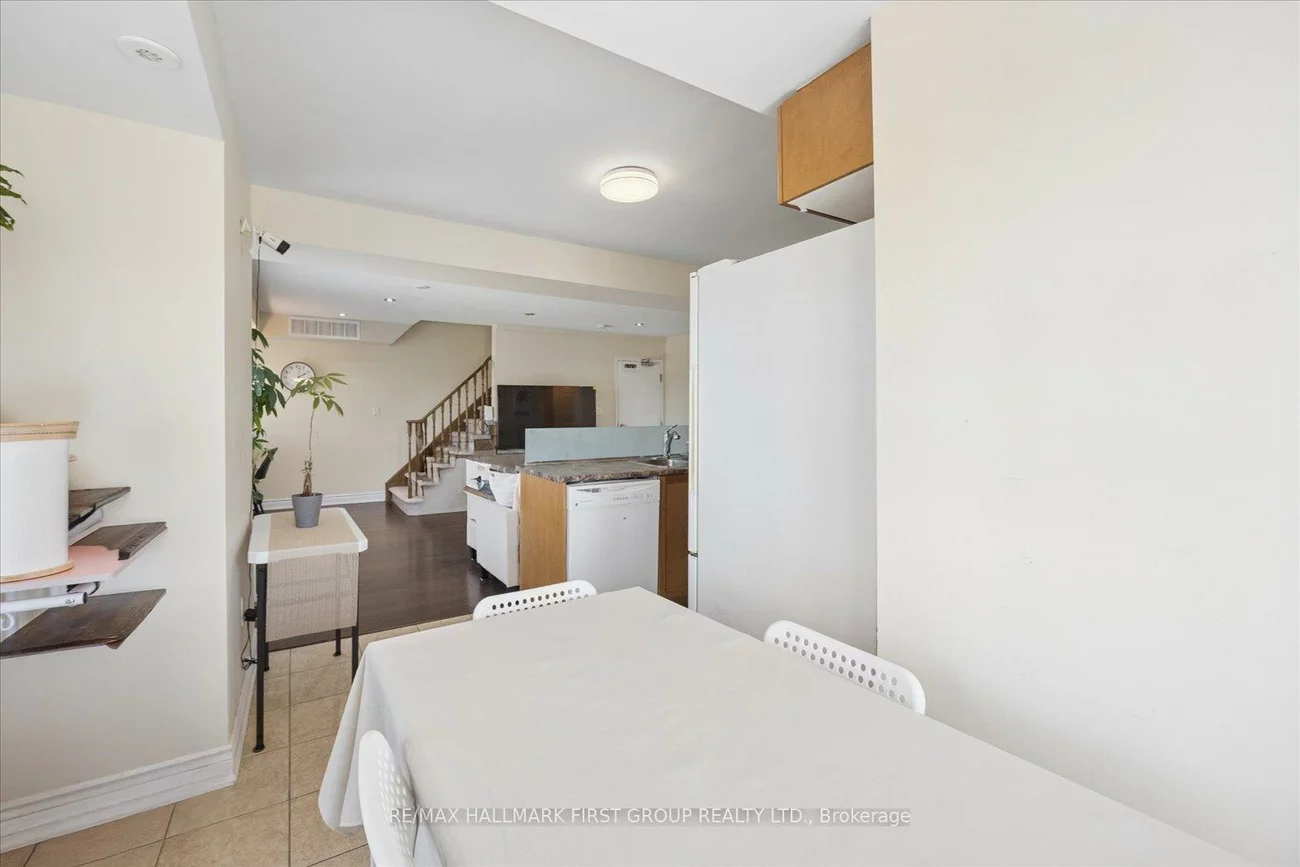 2067, Bur Oak, Greensborough, Markham