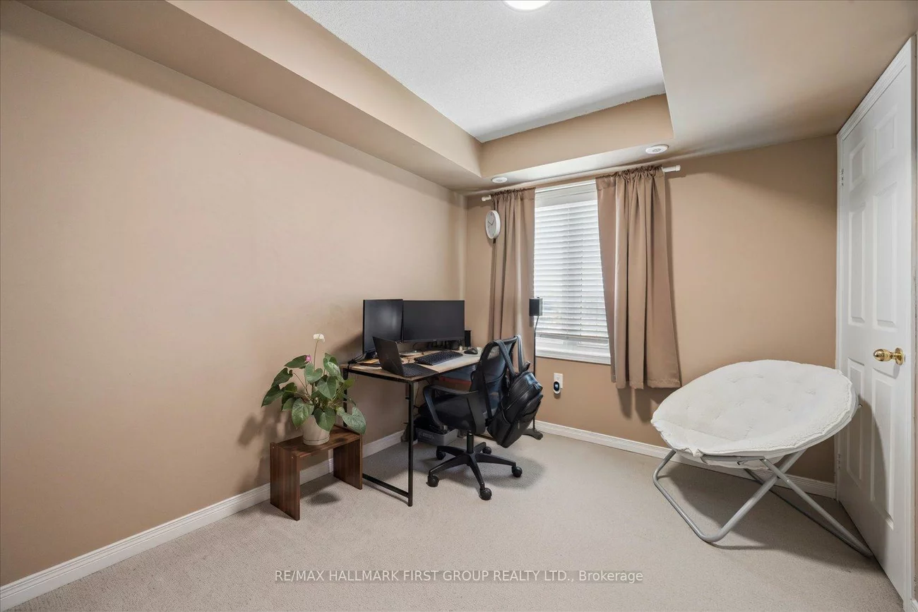 2067, Bur Oak, Greensborough, Markham