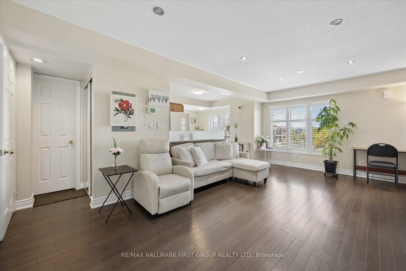 2067, Bur Oak, Greensborough, Markham