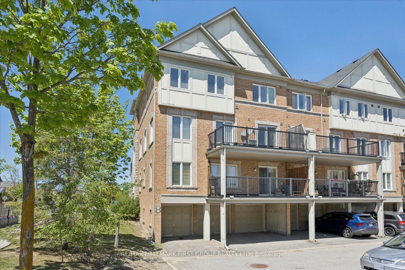 2067, Bur Oak, Greensborough, Markham
