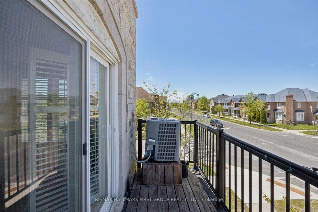 2067, Bur Oak, Greensborough, Markham
