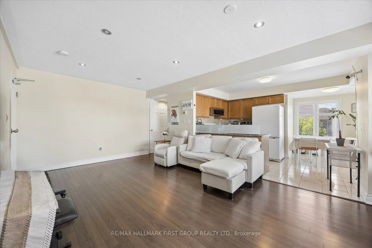 2067, Bur Oak, Greensborough, Markham