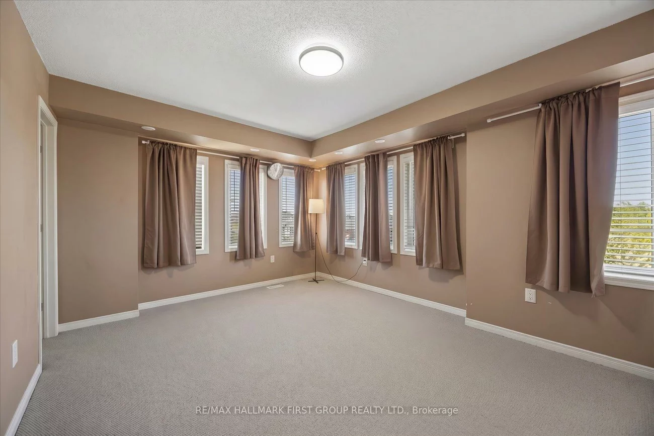 2067, Bur Oak, Greensborough, Markham