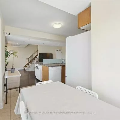 2067, Bur Oak, Greensborough, Markham