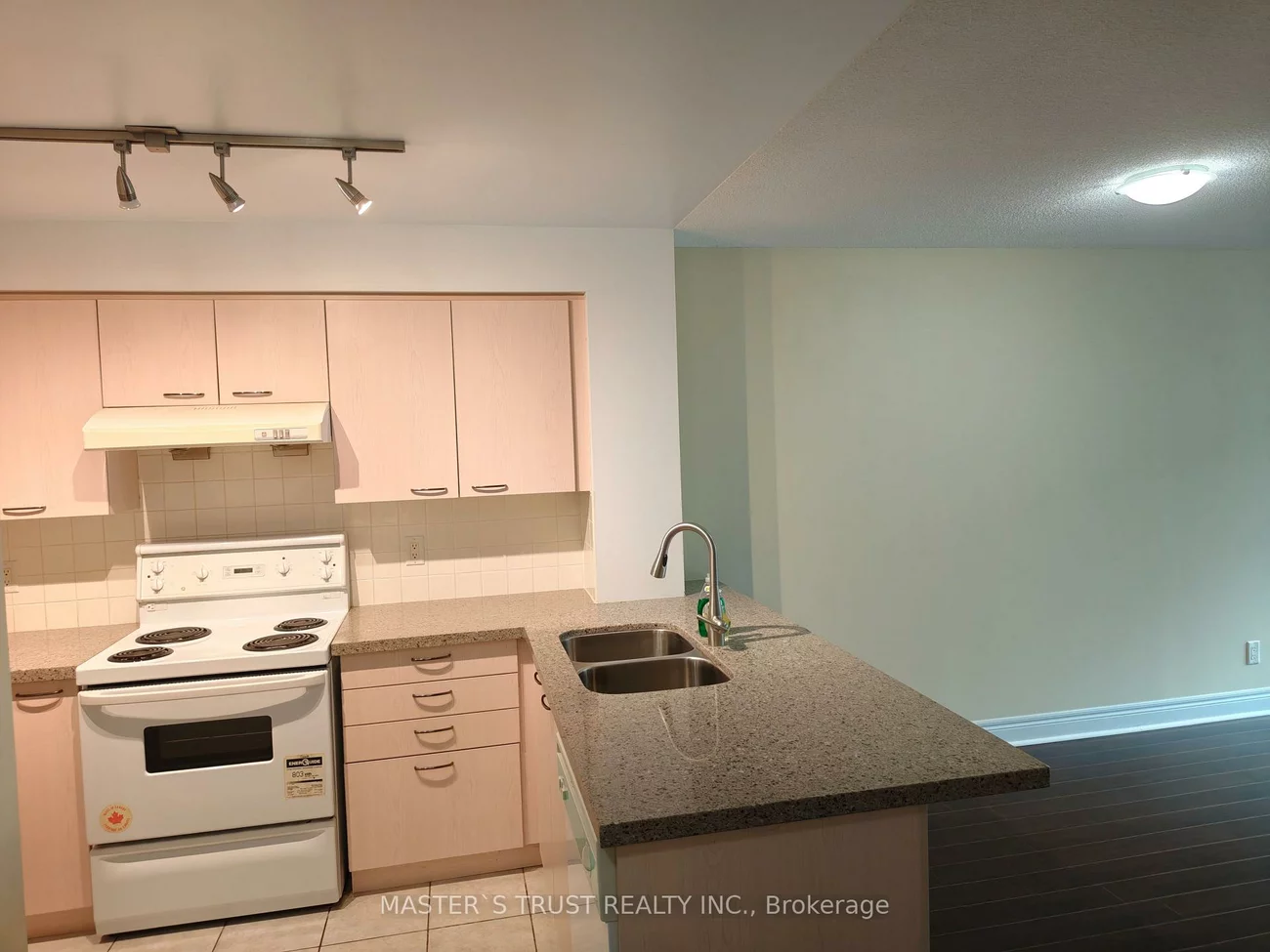 62, Suncrest, Commerce Valley, Markham