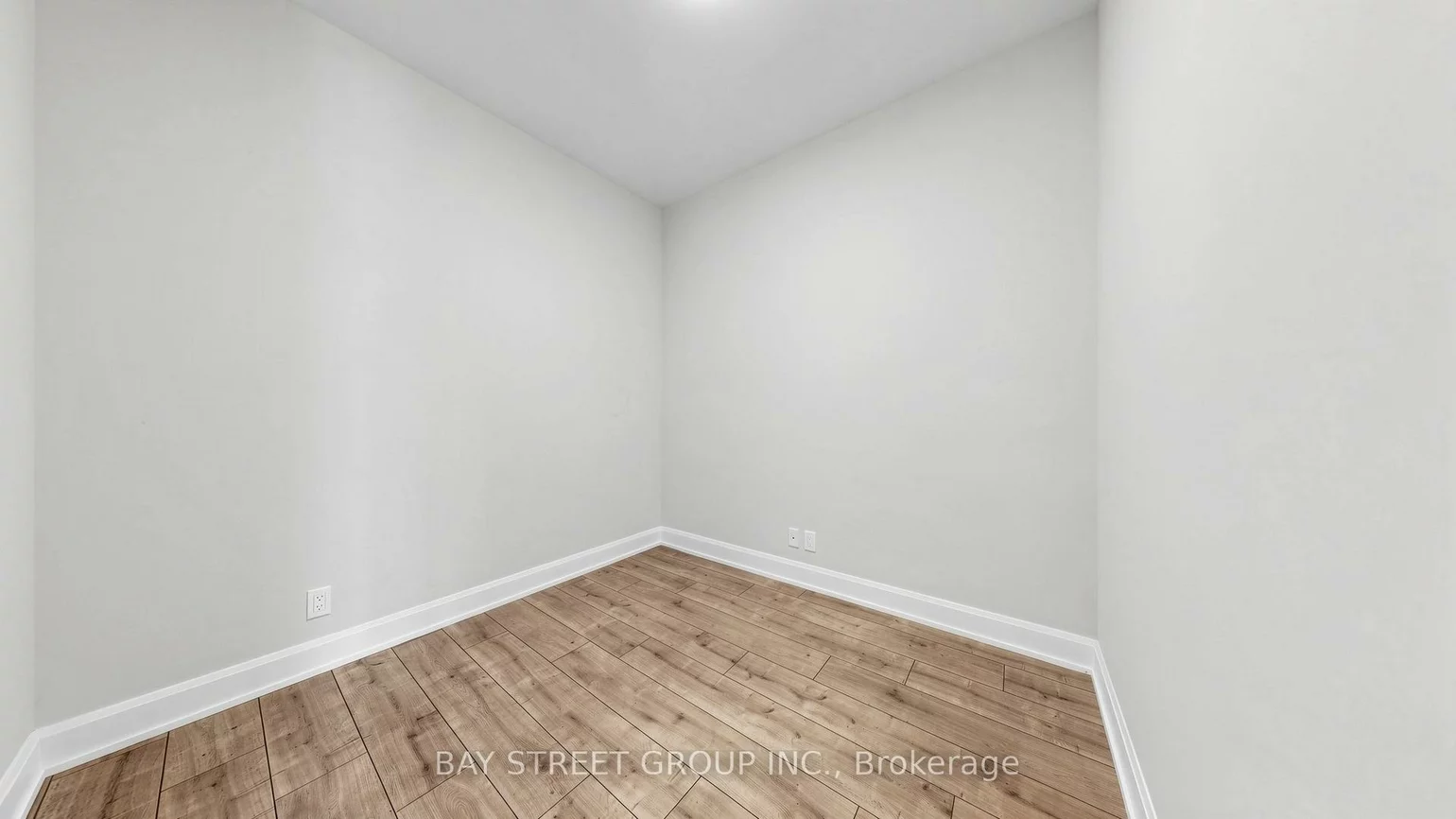 38, Water Walk, Unionville, Markham