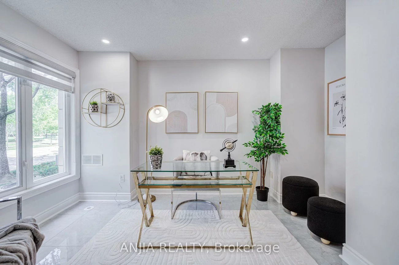 25, Galleria, Commerce Valley, Markham