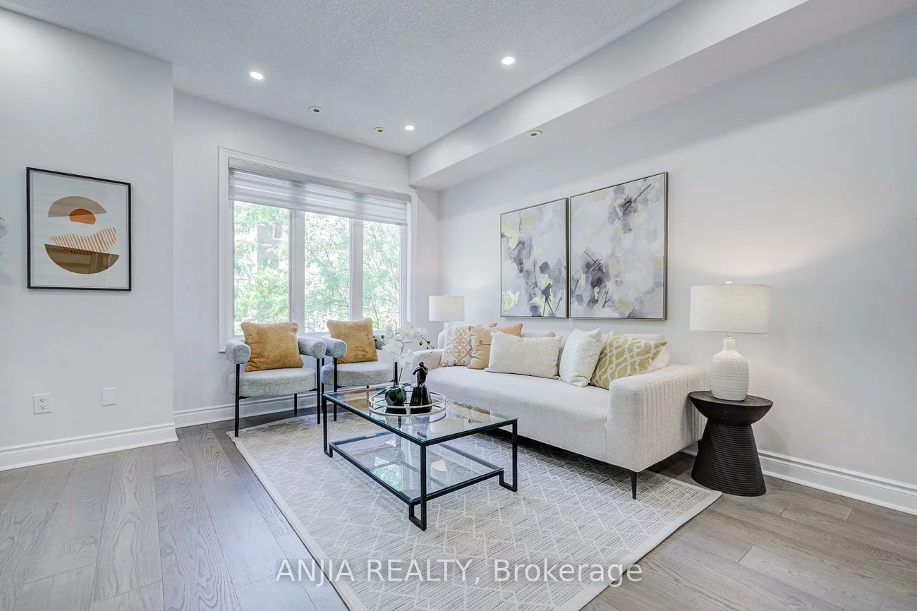 25, Galleria, Commerce Valley, Markham