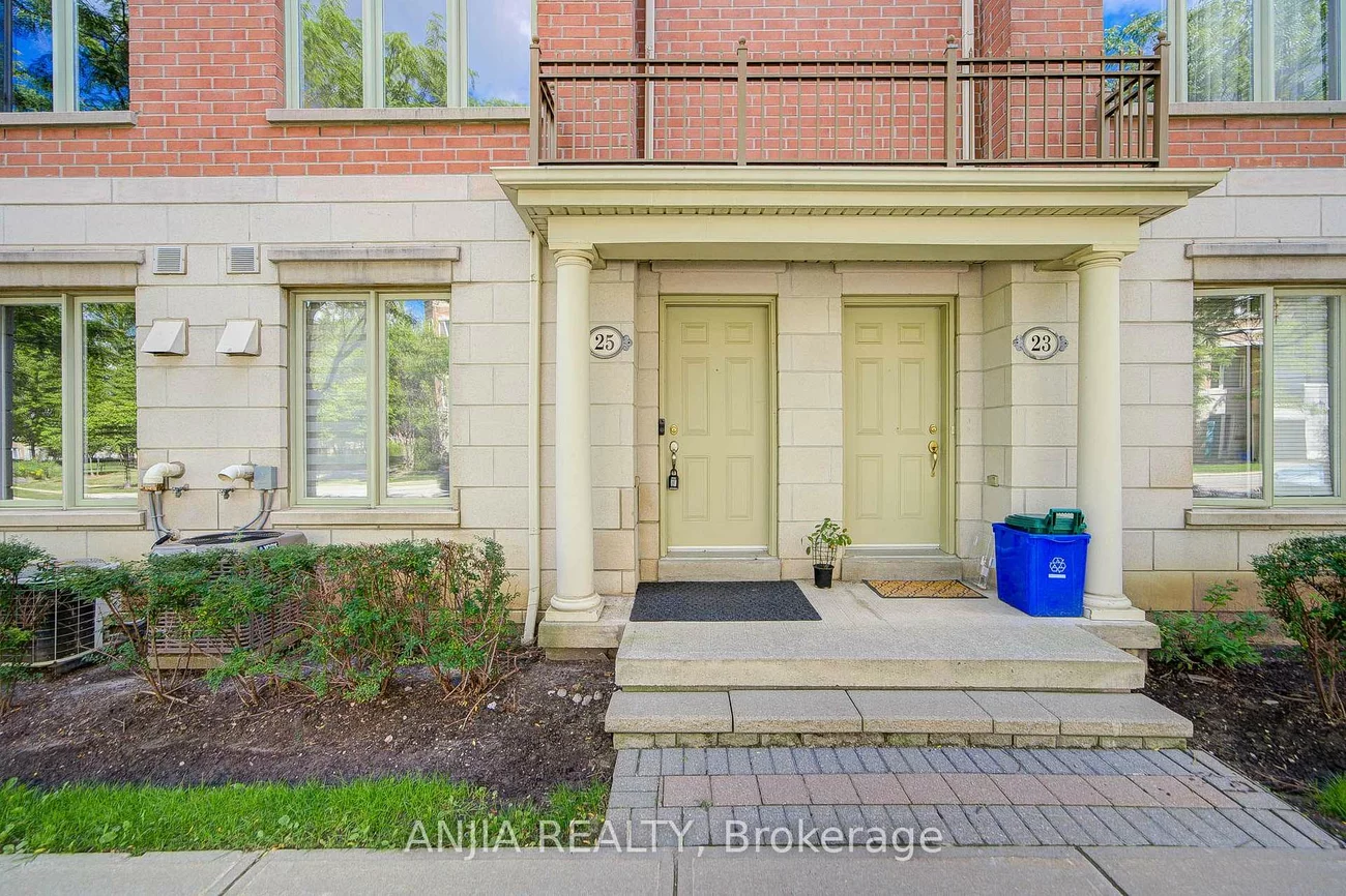 25, Galleria, Commerce Valley, Markham
