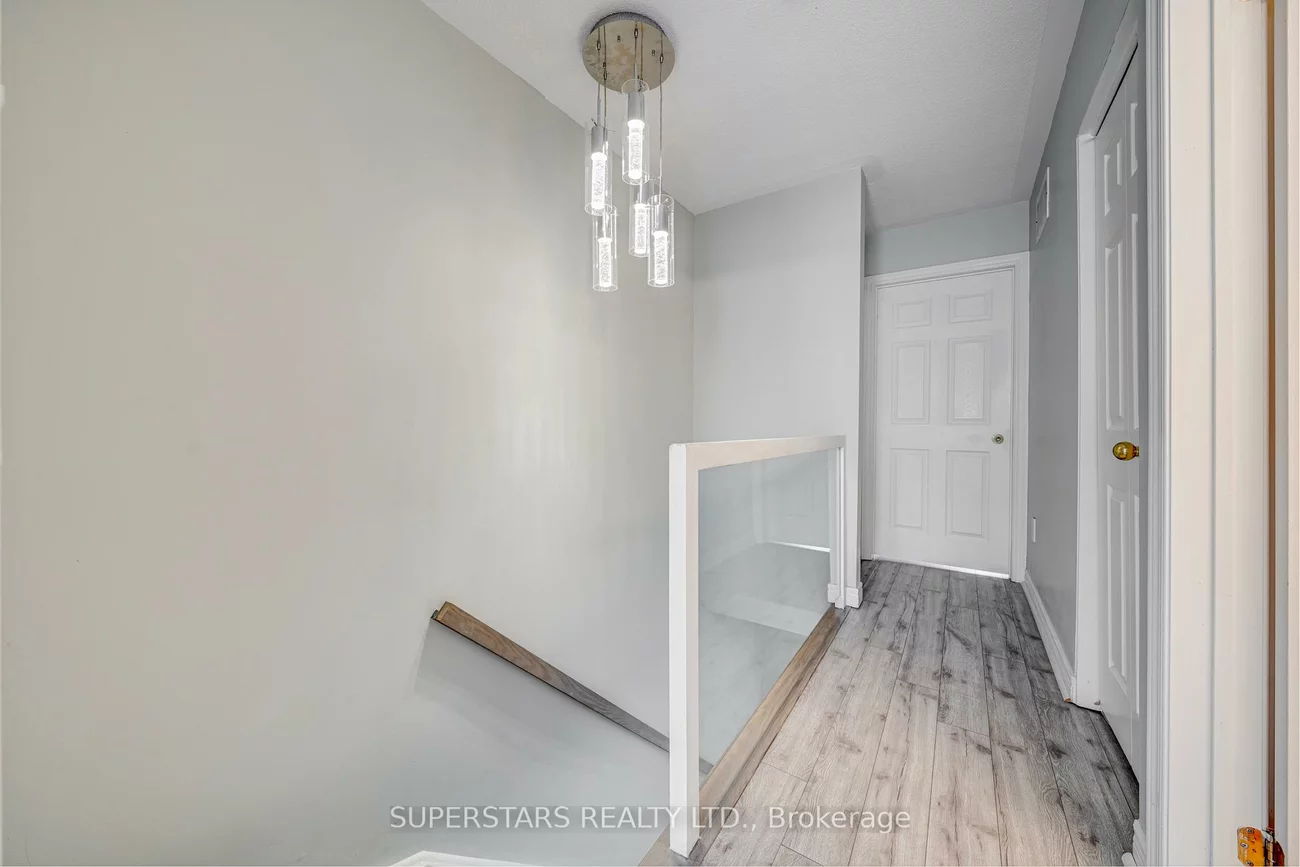 119, Pond, Commerce Valley, Markham