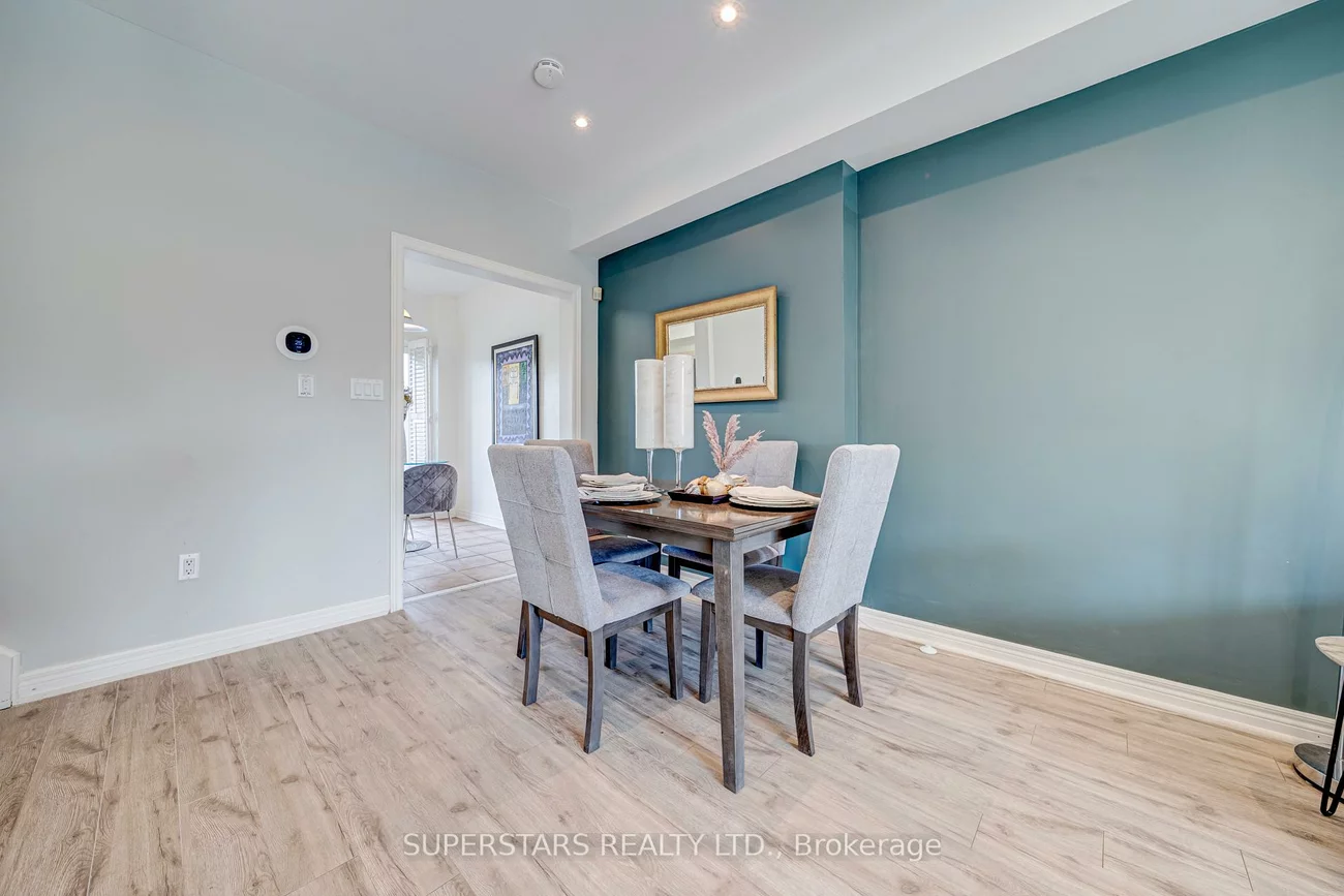 119, Pond, Commerce Valley, Markham