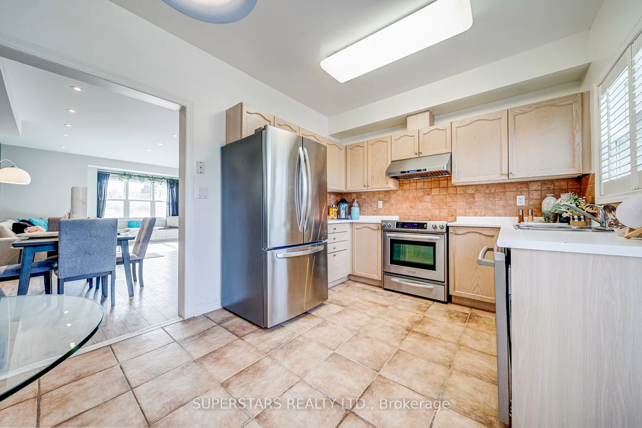 119, Pond, Commerce Valley, Markham