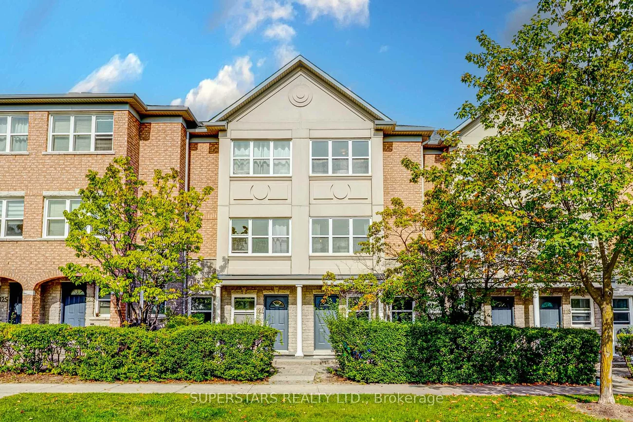 119, Pond, Commerce Valley, Markham