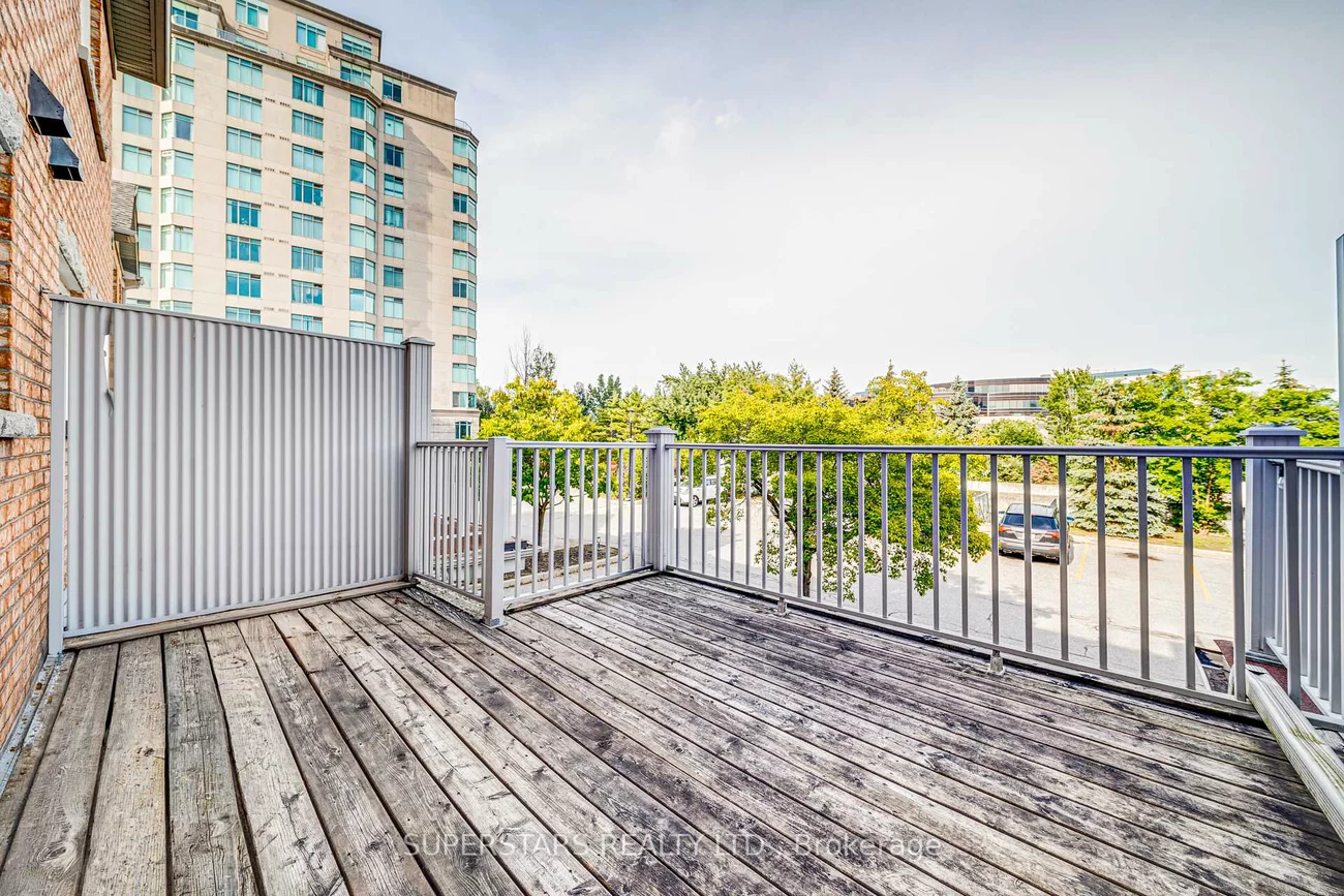 119, Pond, Commerce Valley, Markham