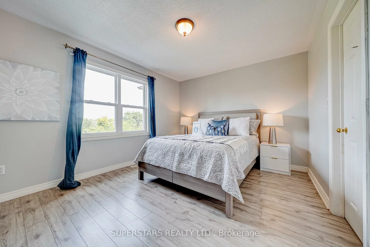 119, Pond, Commerce Valley, Markham