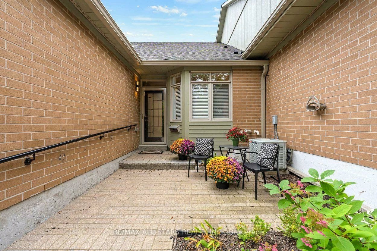22, Sandpiper Key, Greensborough, Markham