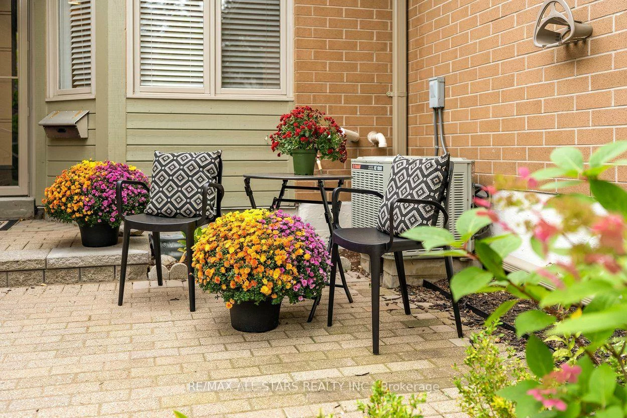 22, Sandpiper Key, Greensborough, Markham