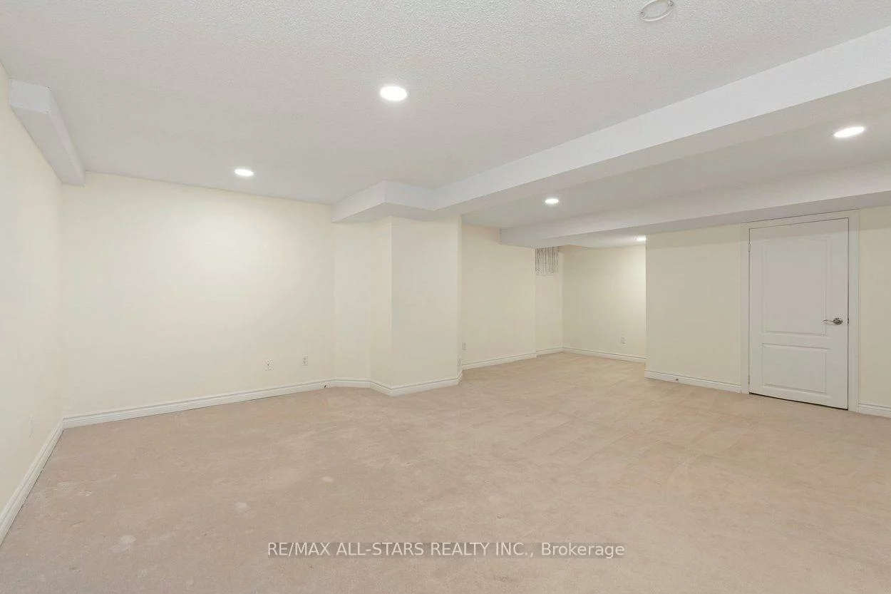 22, Sandpiper Key, Greensborough, Markham