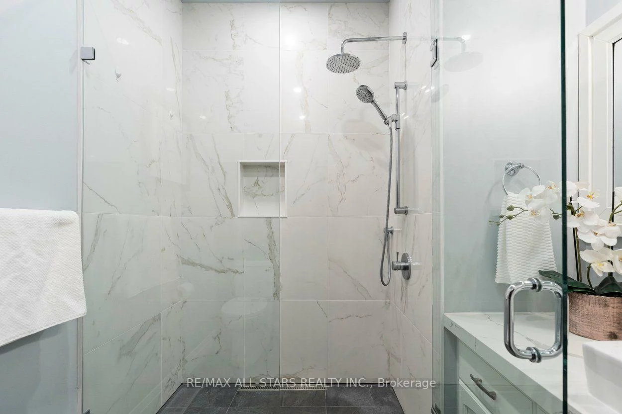 22, Sandpiper Key, Greensborough, Markham