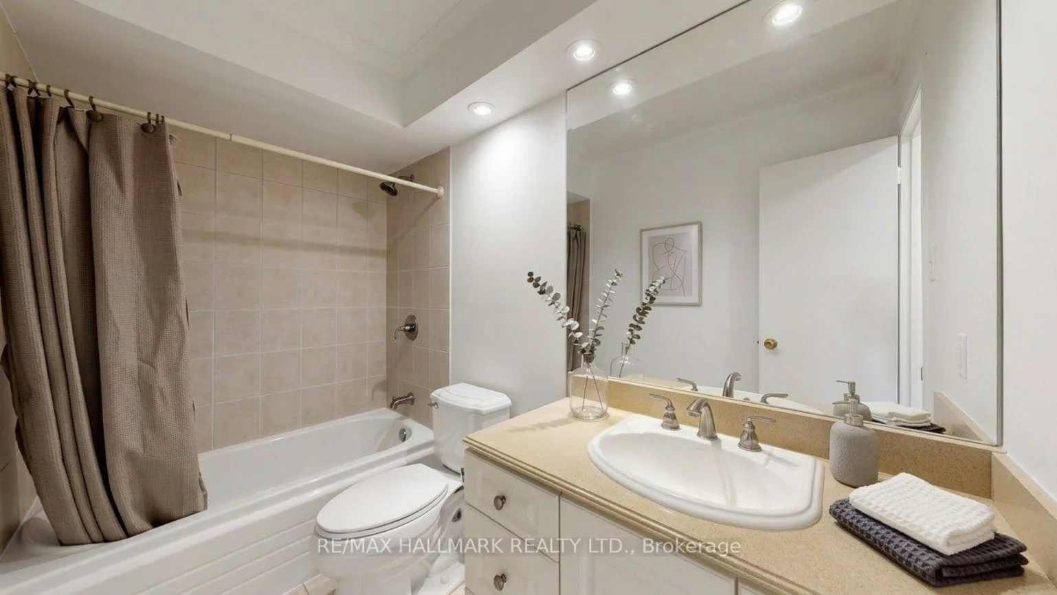 144, Henderson, Thornhill, Markham