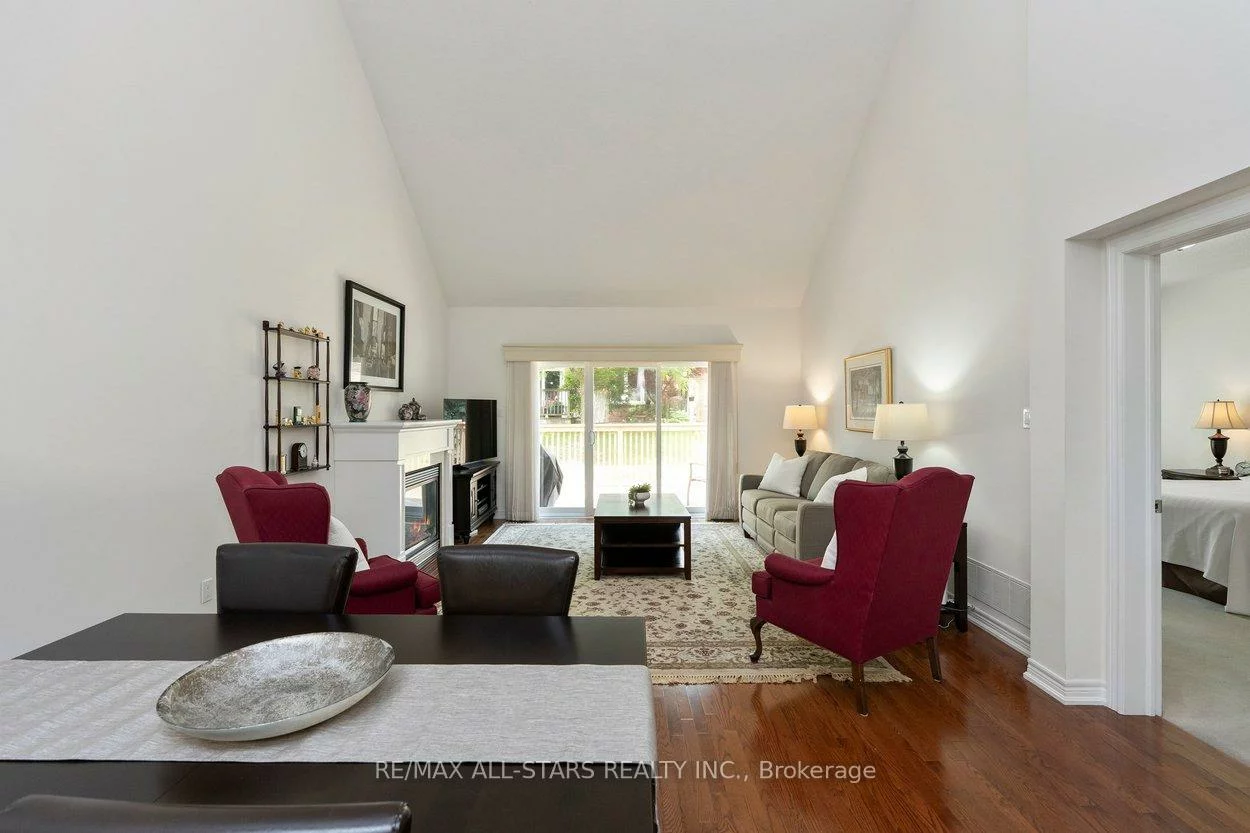 52, Oasis, Greensborough, Markham