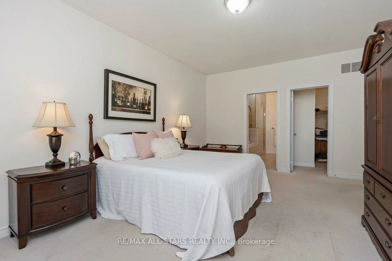 52, Oasis, Greensborough, Markham