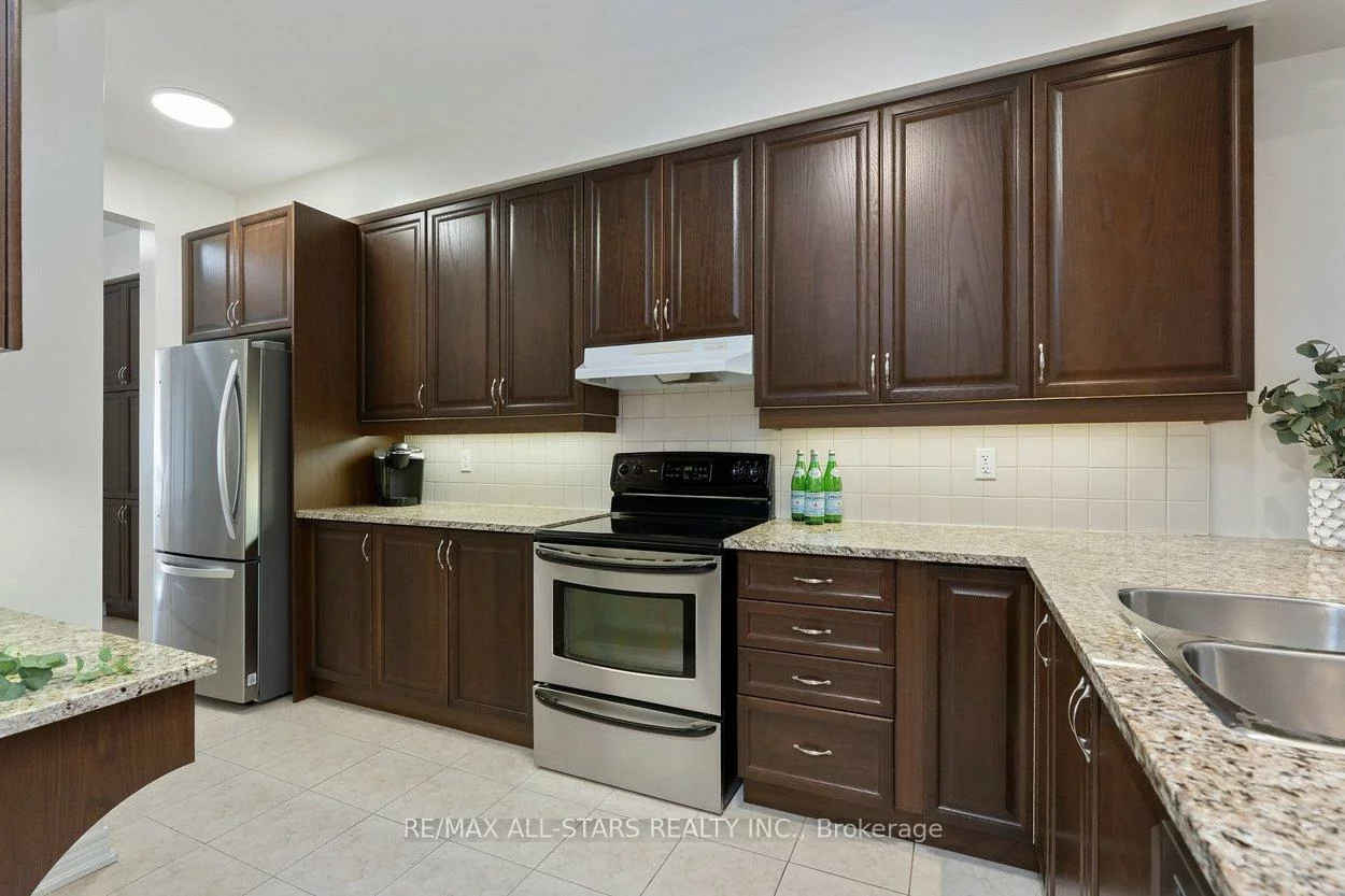 52, Oasis, Greensborough, Markham