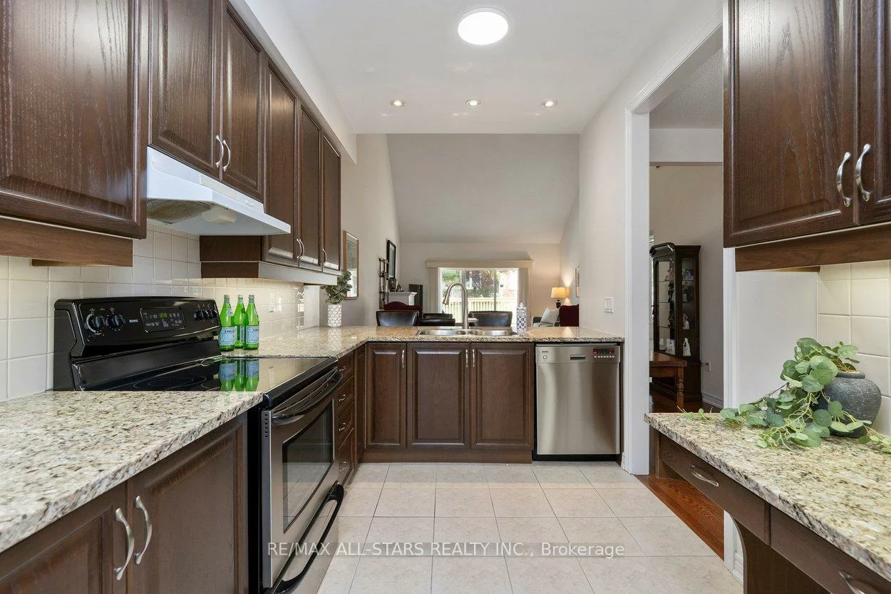 52, Oasis, Greensborough, Markham