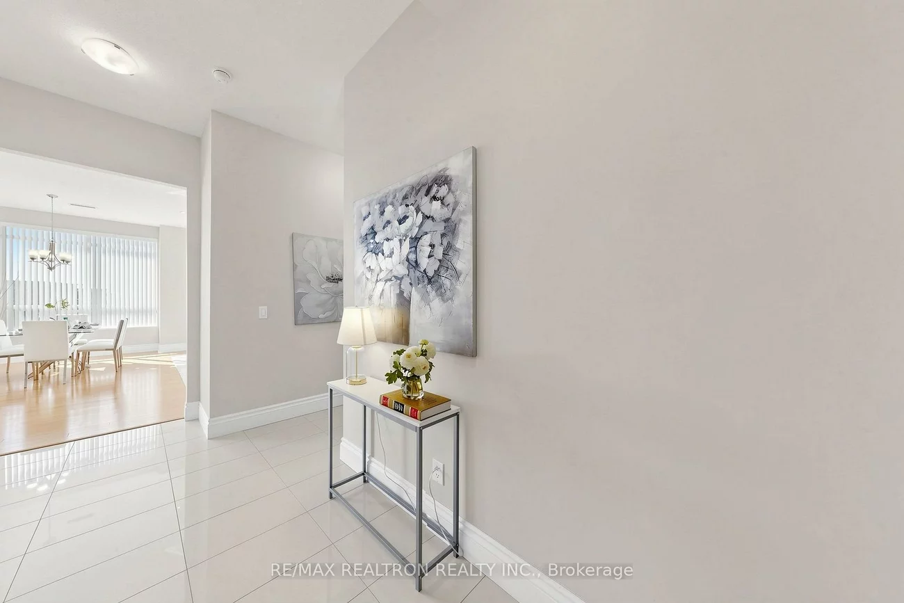 39, Galleria, Commerce Valley, Markham